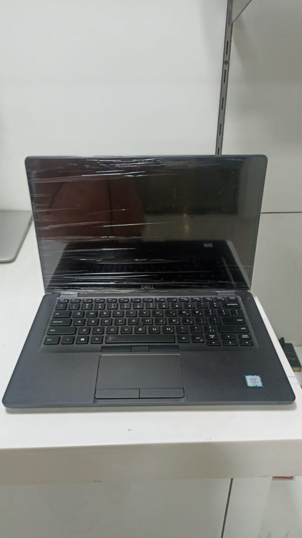 DELL LATTITUDE 5400 TOUCH SCREEN I5 8TH GENRASTION 8 GB RAM 256 GB SSD TOUCH SCREEN 14 IN DISPLAY WITH WARRANTY